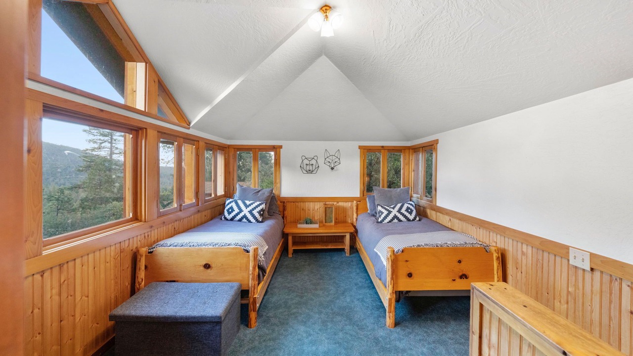 Photo of Bedroom in Idyllwild