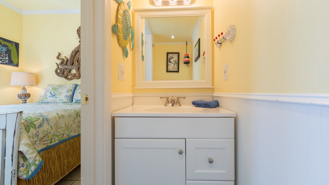 Photo of Bathroom in Uptown - Upper Duval