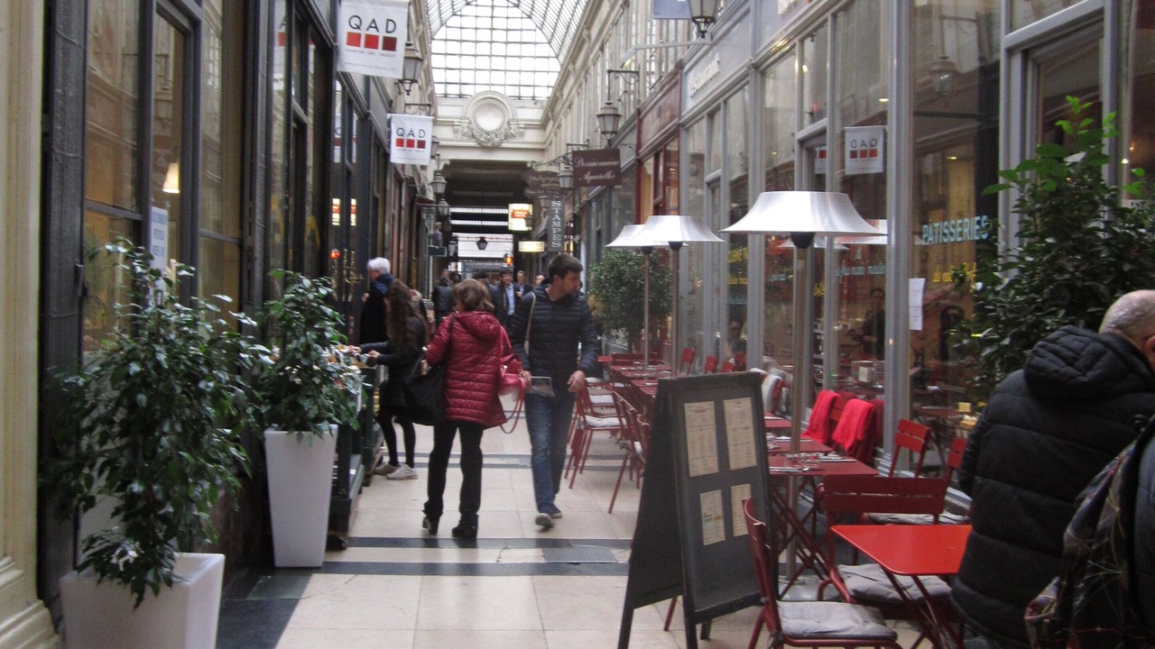 Photo of Others in Vivienne