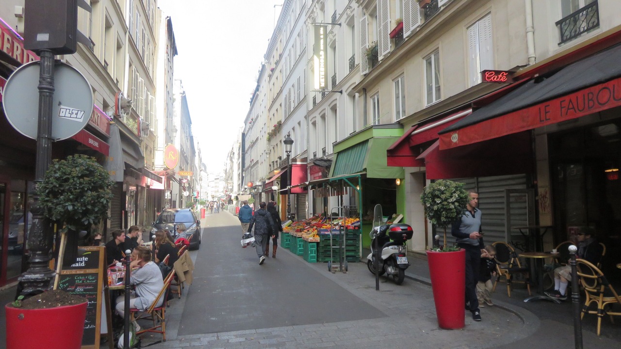 Photo of Others in Vivienne