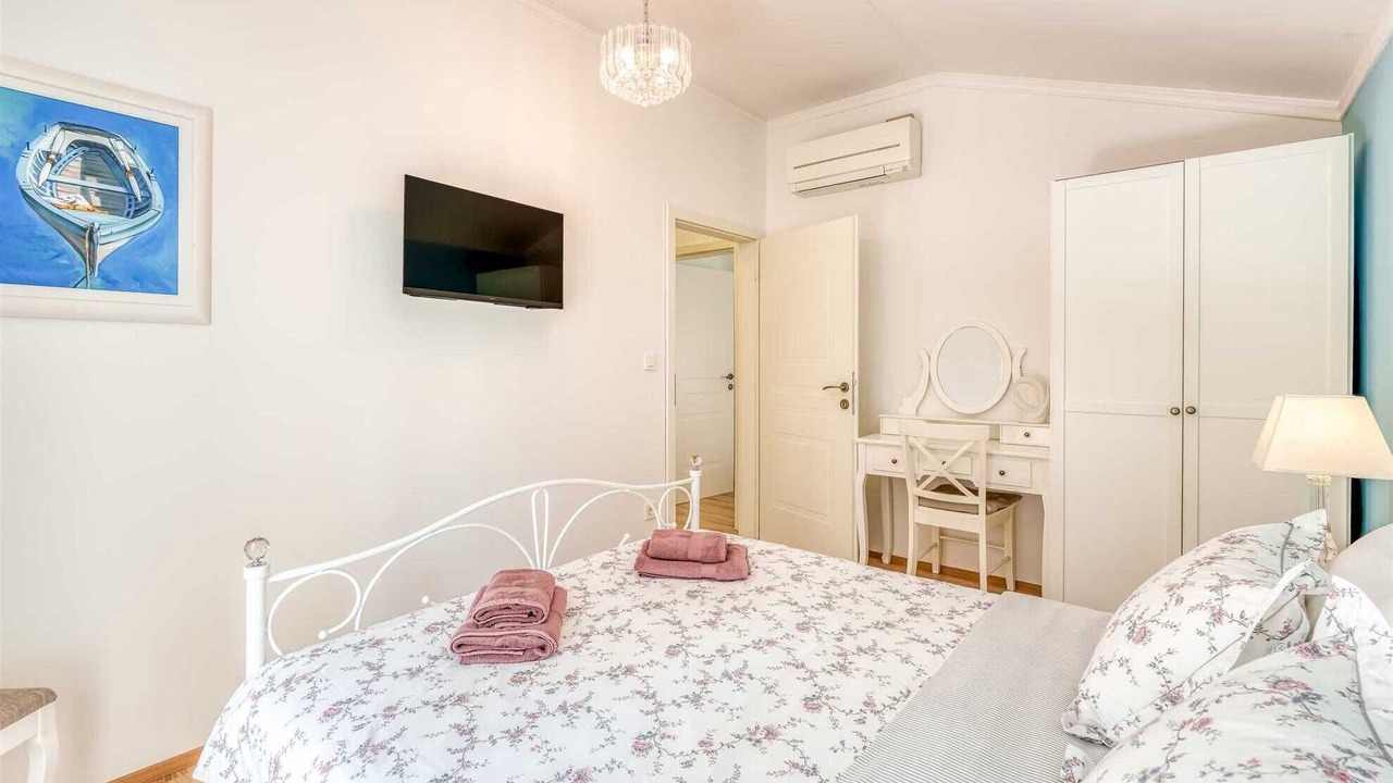 Photo of Bedroom in Malinska