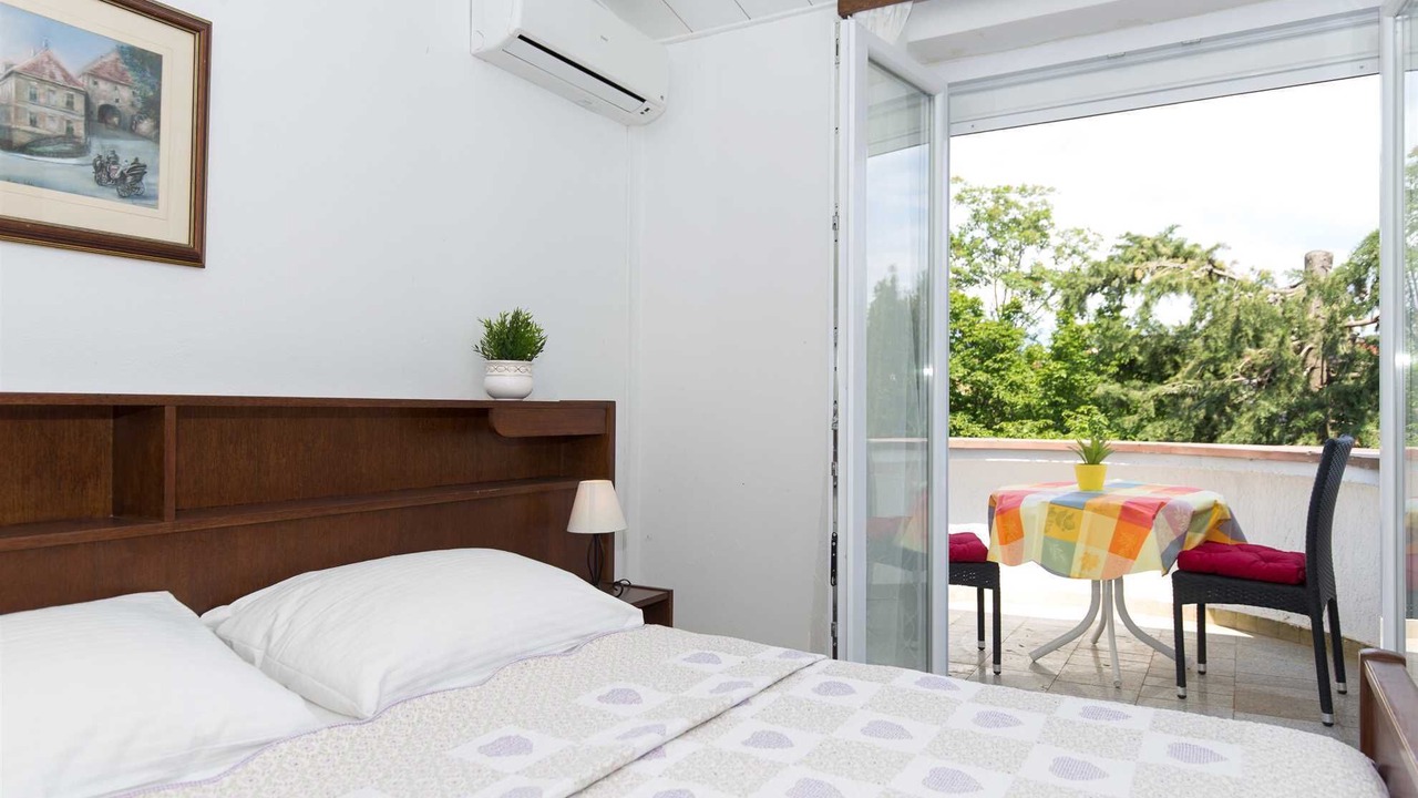 Photo of Bedroom in Malinska