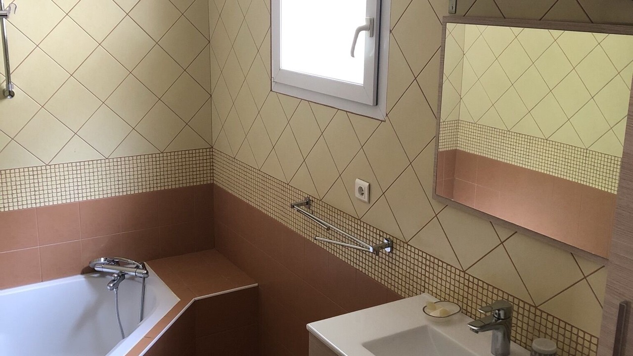 Photo of Bathroom in Saint-Martin-de-Villereglan