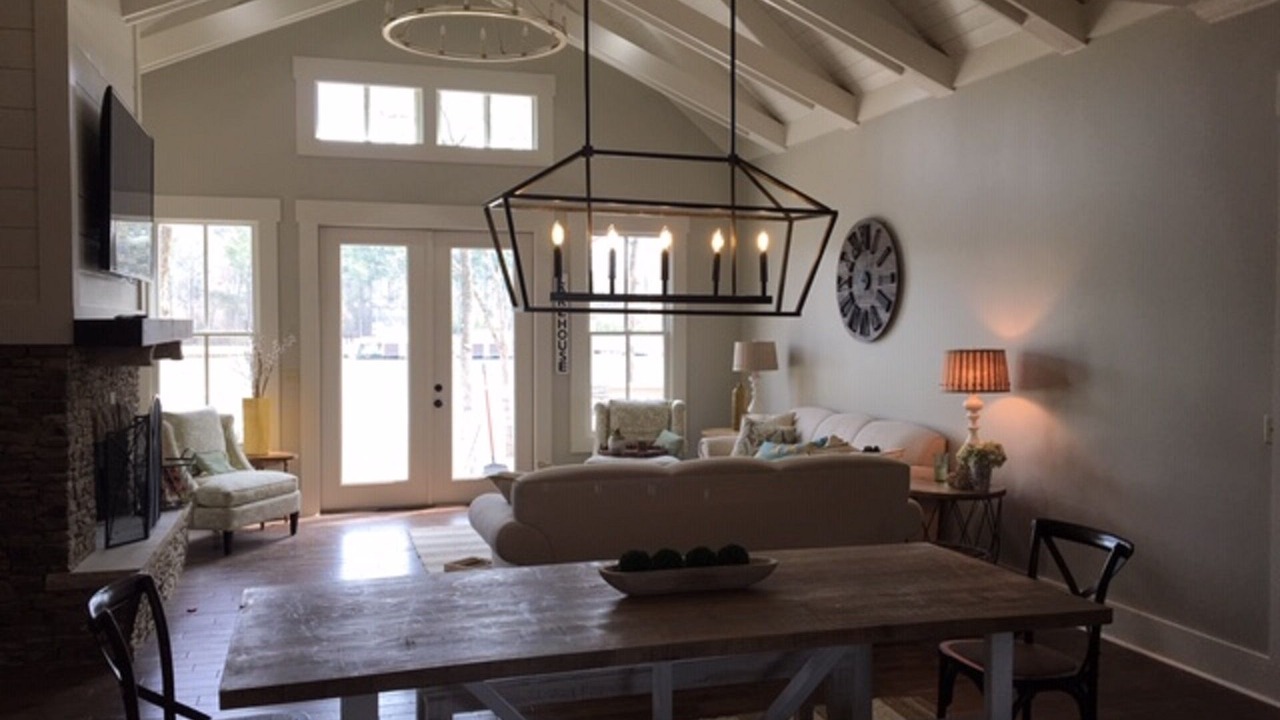 Photo of Livingroom in Guntersville