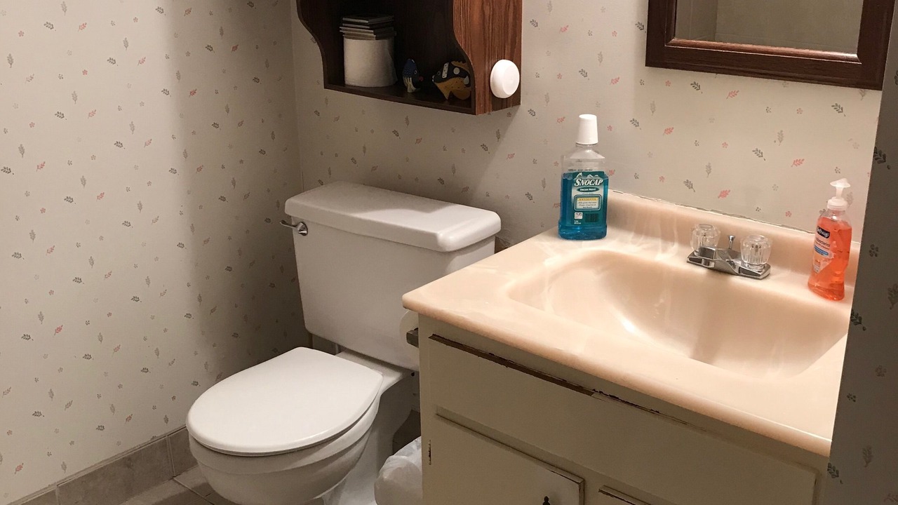 Photo of Bathroom in Clive