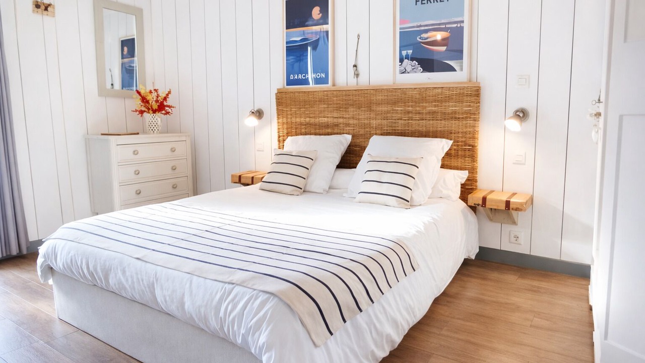 Photo of Bedroom in Lanton