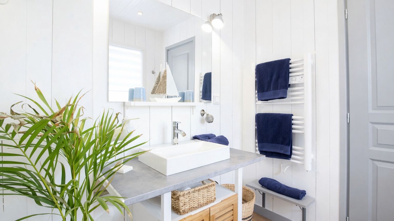 Photo of Bathroom in Lanton
