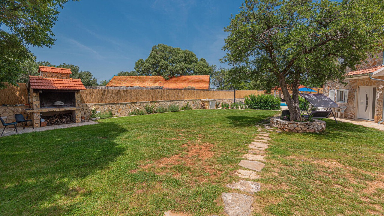 Photo of Outdoor in Drnis