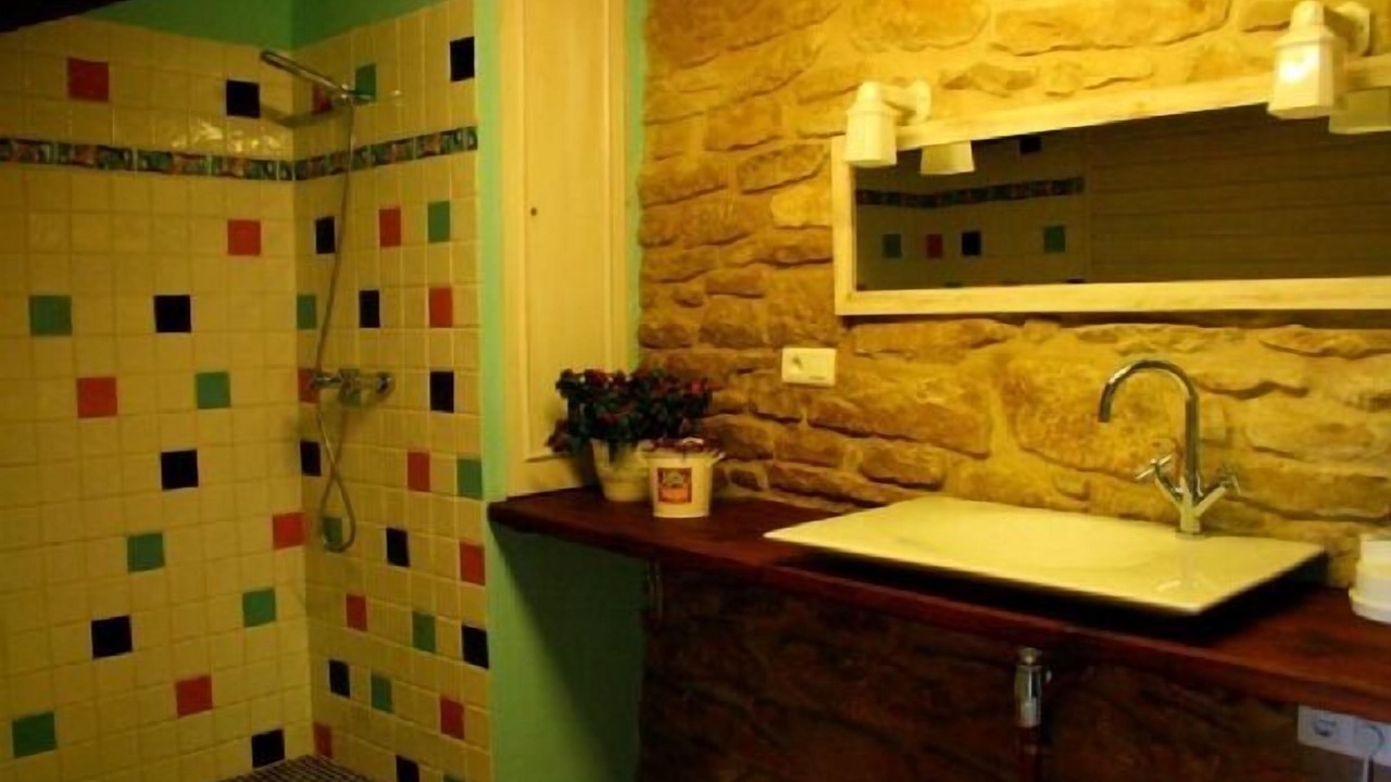 Photo of Bathroom in Guialmons