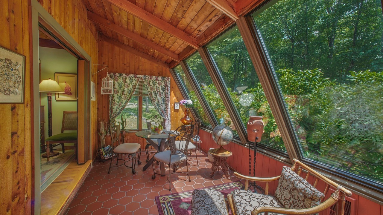 Photo of Bedroom in Highland Lake