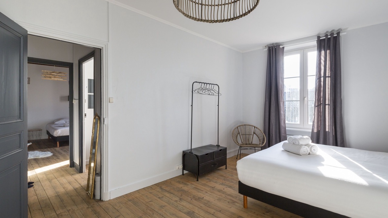 Photo of Bedroom in Saint-Coulomb