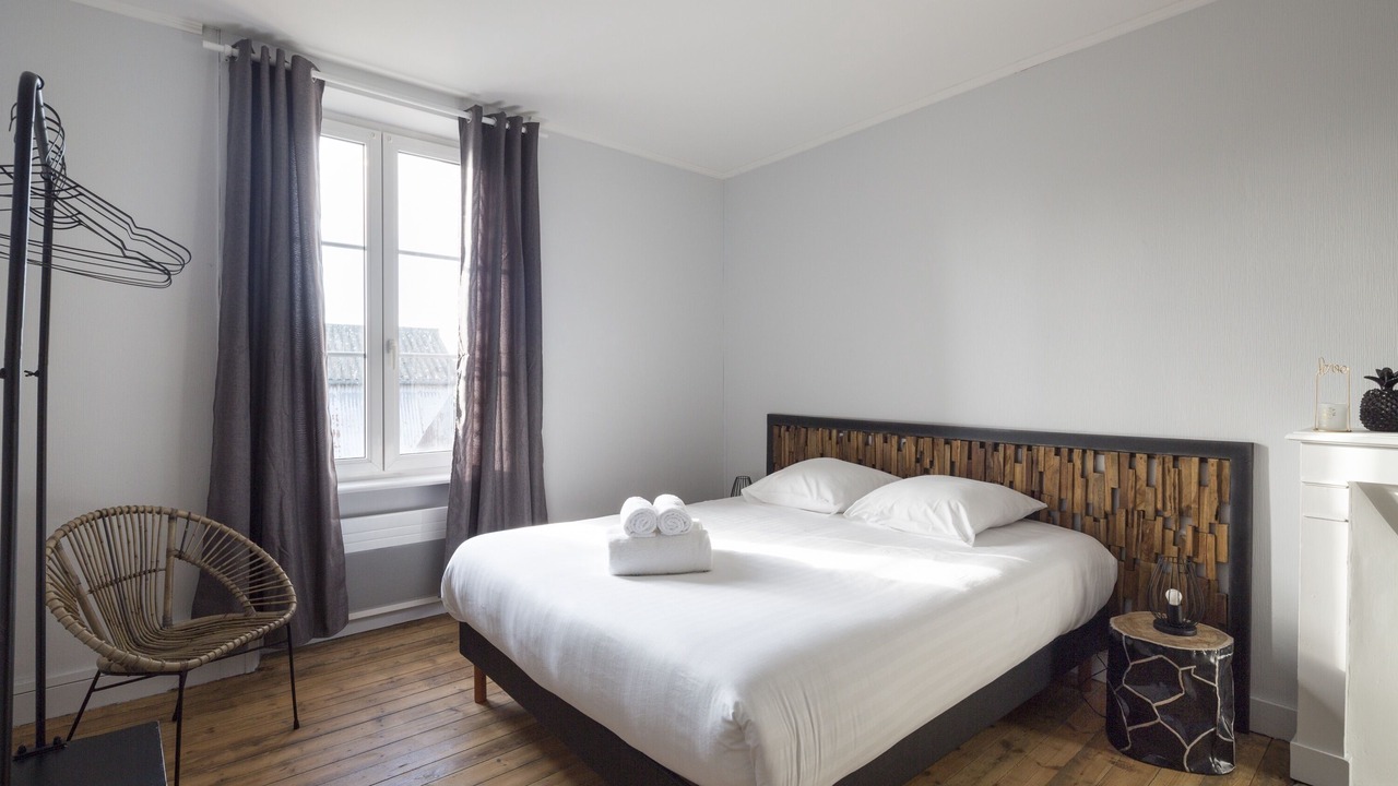 Photo of Bedroom in Saint-Coulomb