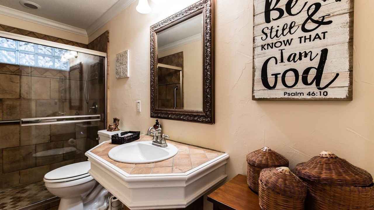 Photo of Bathroom in Ovilla