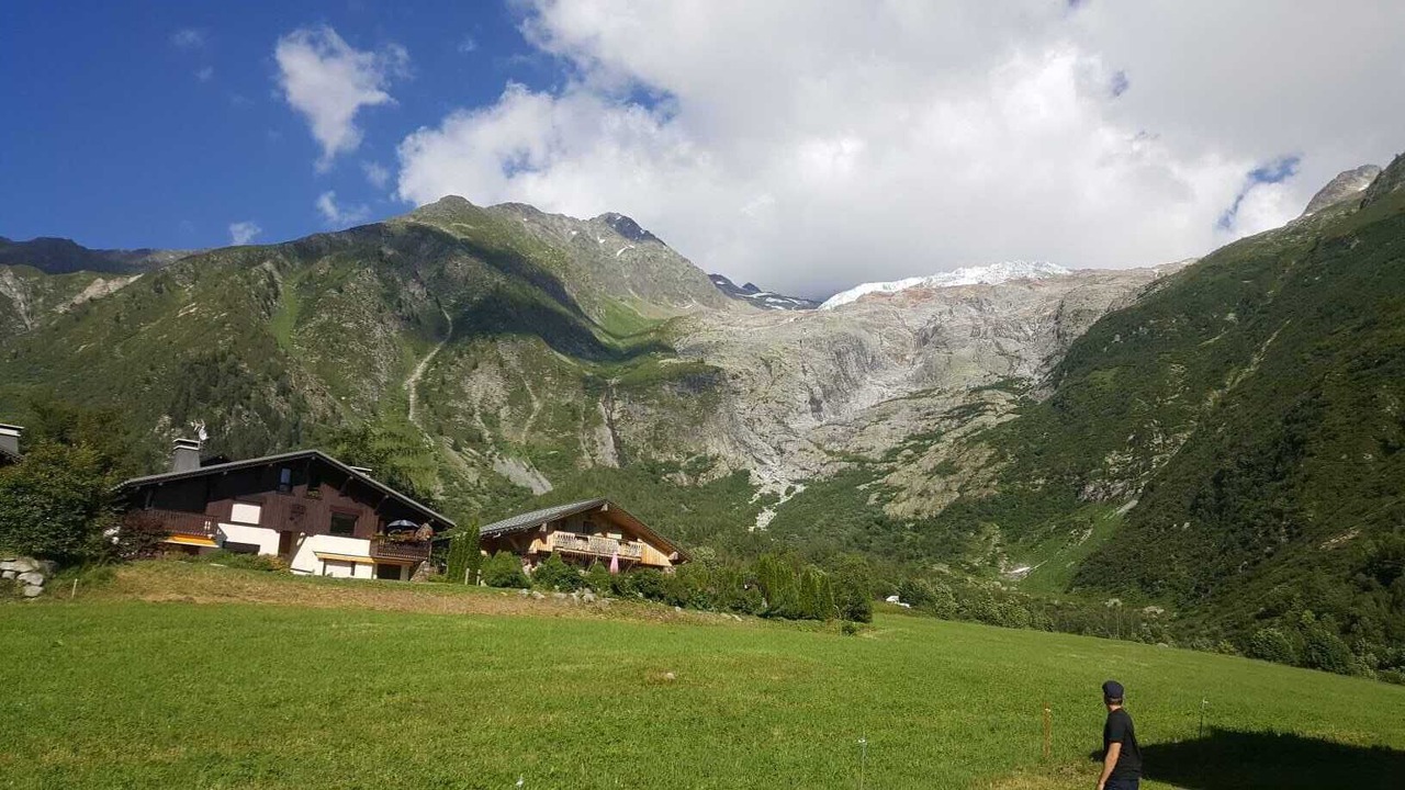 Photo of Outdoor in Le Tour
