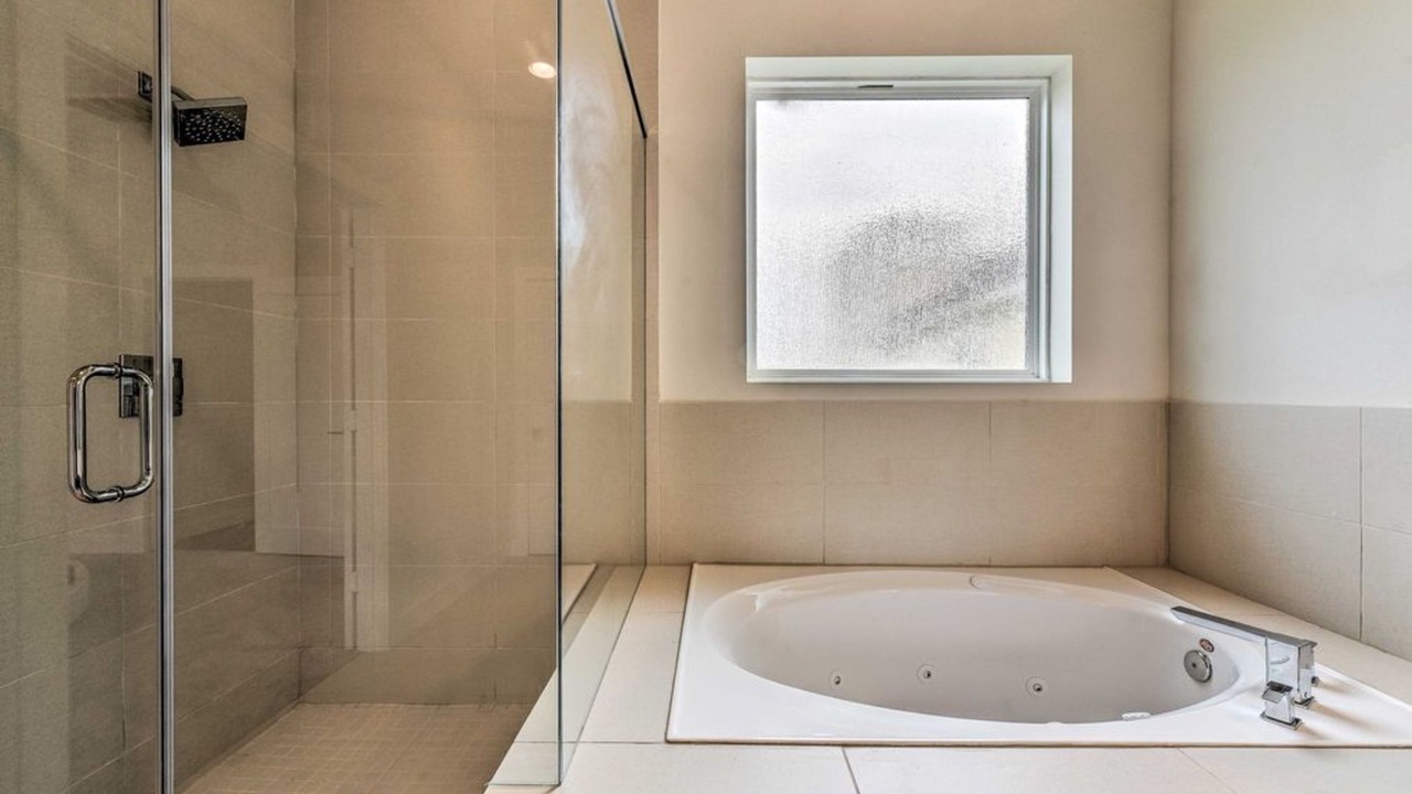 Photo of Bathroom in South Central Houston
