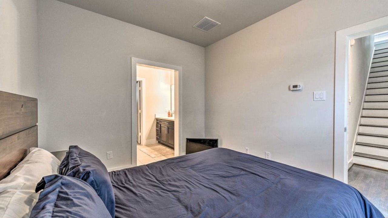 Photo of Bedroom in South Central Houston