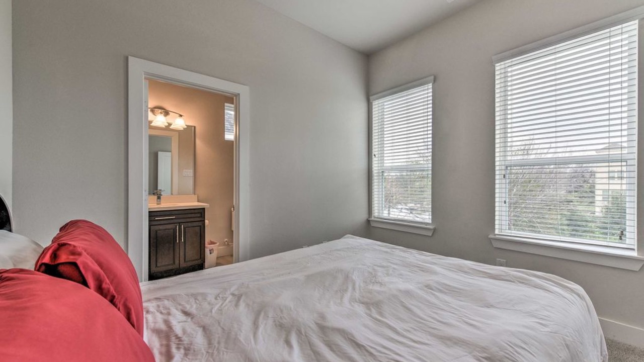 Photo of Bedroom in South Central Houston