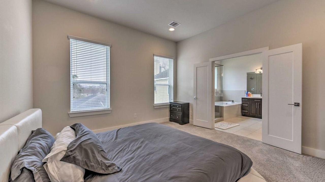 Photo of Bedroom in South Central Houston