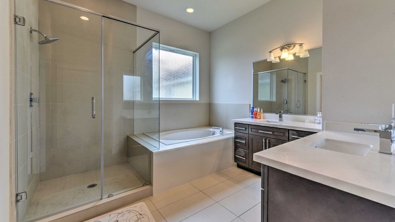 Photo of Bathroom in South Central Houston