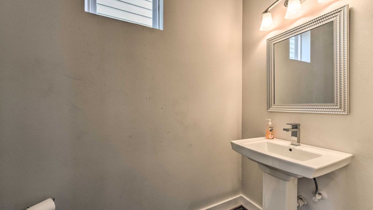 Photo of Bathroom in South Central Houston
