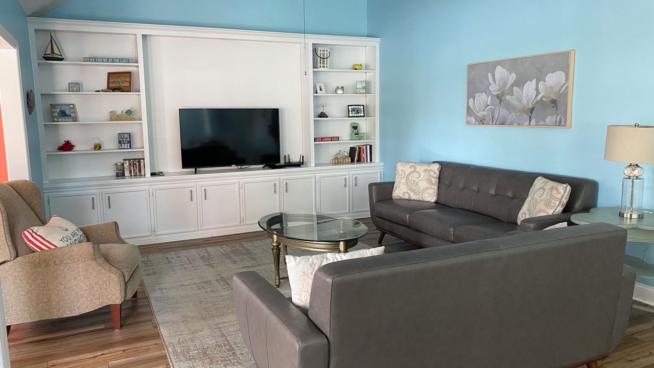 Photo of Livingroom in Elizabethtown