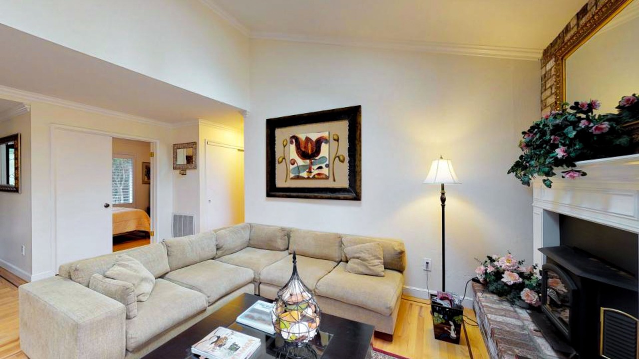 Photo of Livingroom in Groveland
