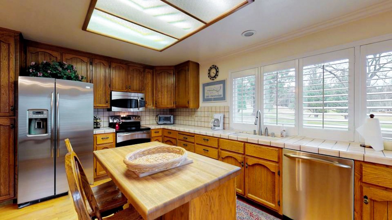 Photo of Kitchen in Groveland