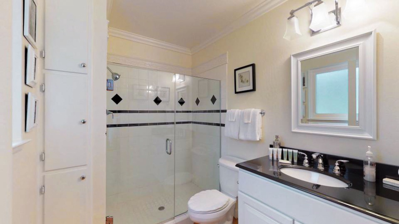 Photo of Bathroom in Groveland
