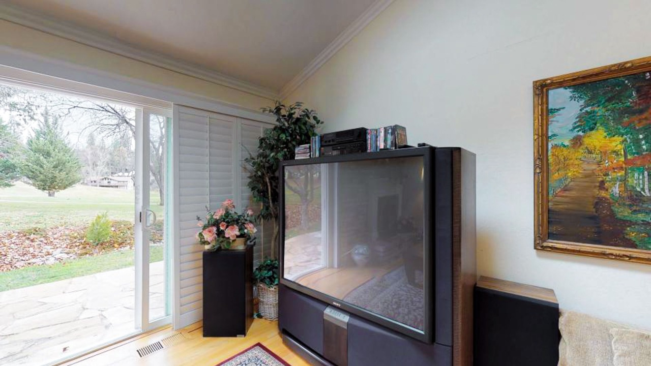 Photo of Livingroom in Groveland
