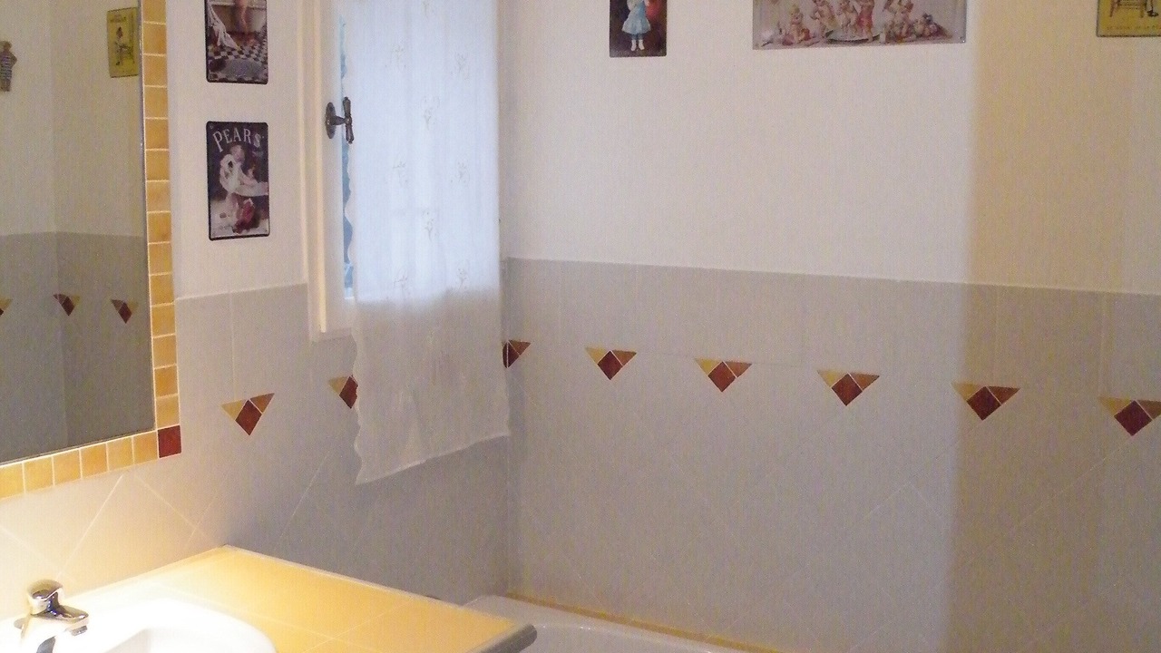 Photo of Bathroom in Connaux