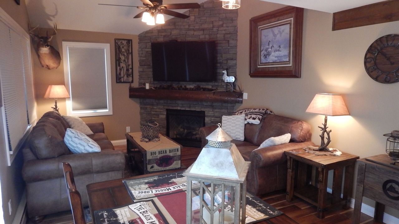 Photo of Livingroom in The Galena Territory