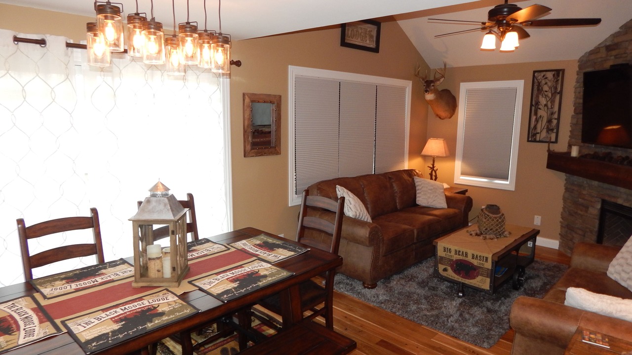 Photo of Livingroom in The Galena Territory
