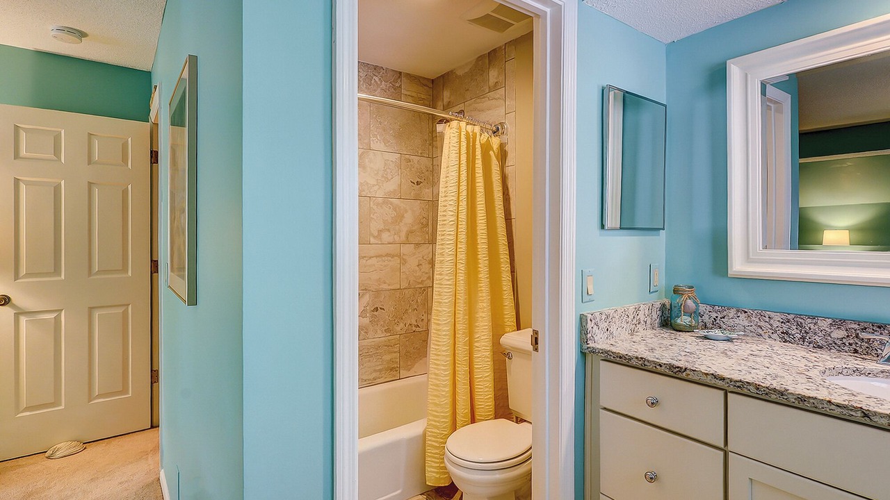 Photo of Bathroom in Shipyard Plantation