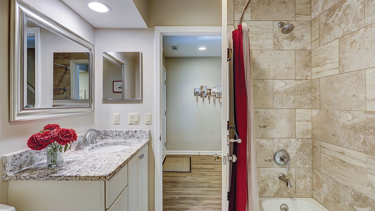 Photo of Bathroom in Shipyard Plantation