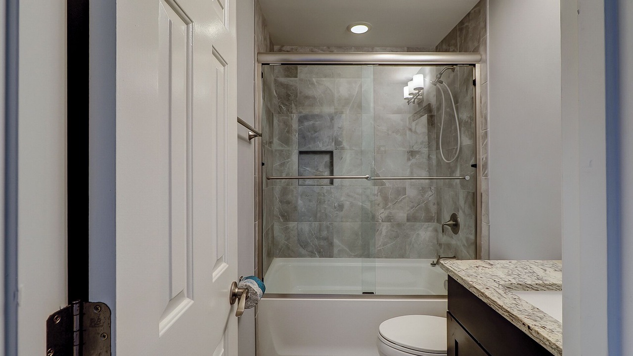 Photo of Bathroom in Shipyard Plantation