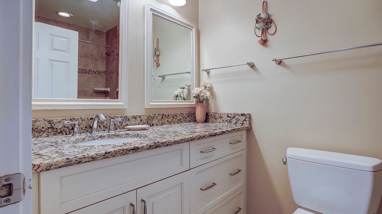 Photo of Bathroom in Shipyard Plantation