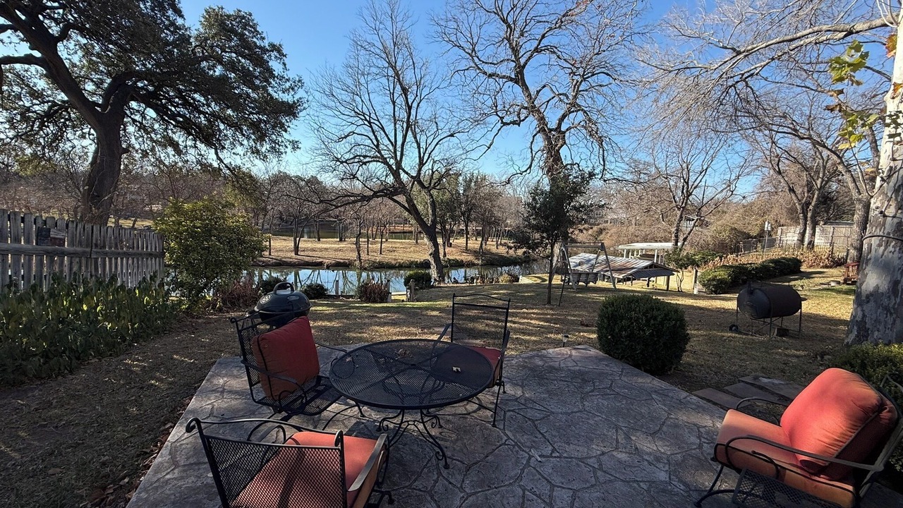 Photo of Outdoor in Buchanan Dam