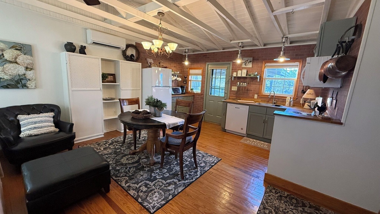 Photo of Livingroom in Buchanan Dam