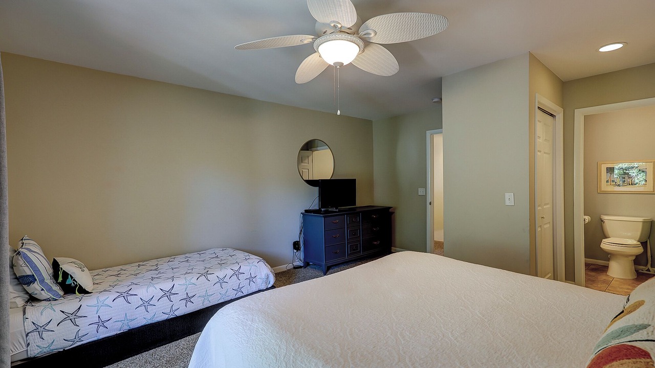 Photo of Bedroom in Shipyard Plantation