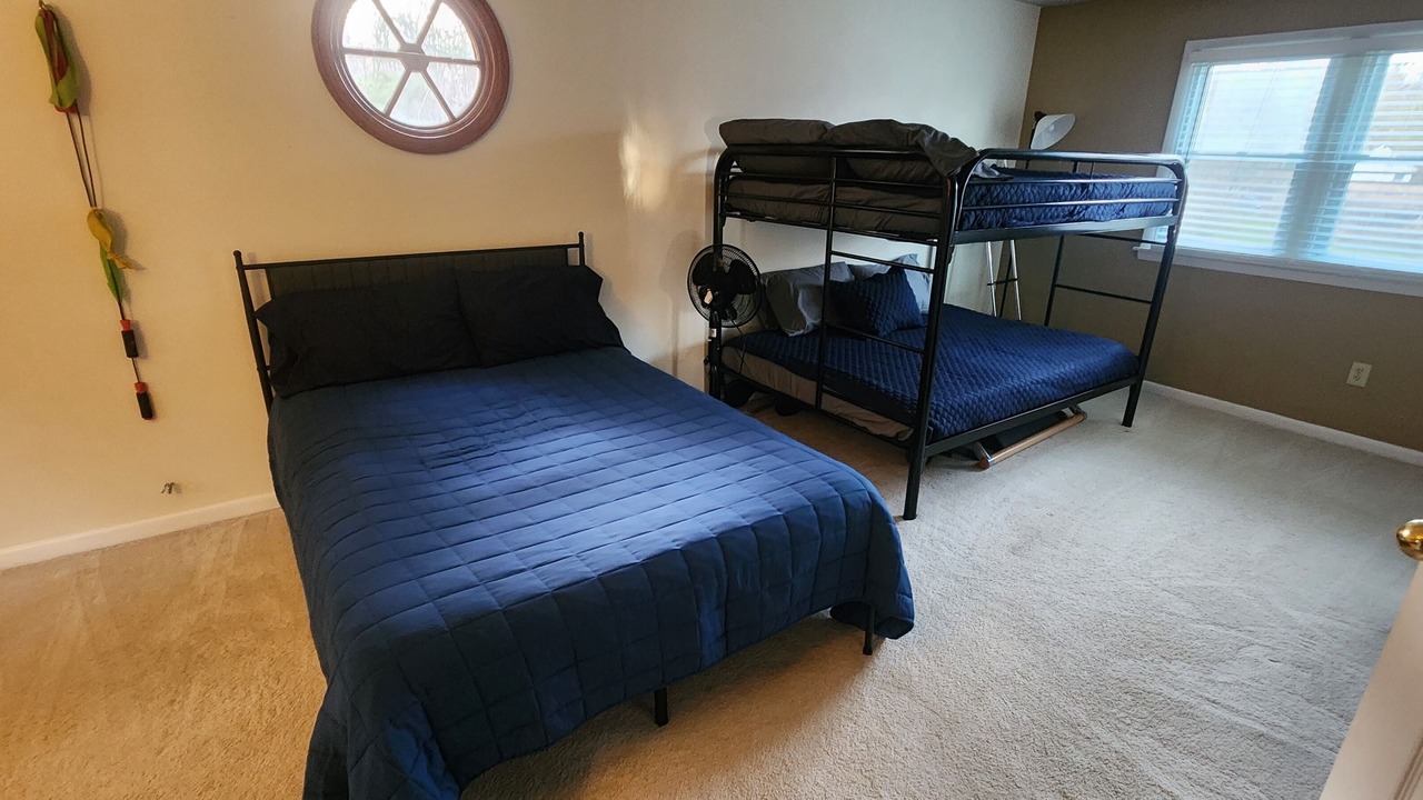 Photo of Bedroom in State College