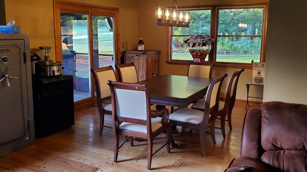 Photo of Livingroom in State College