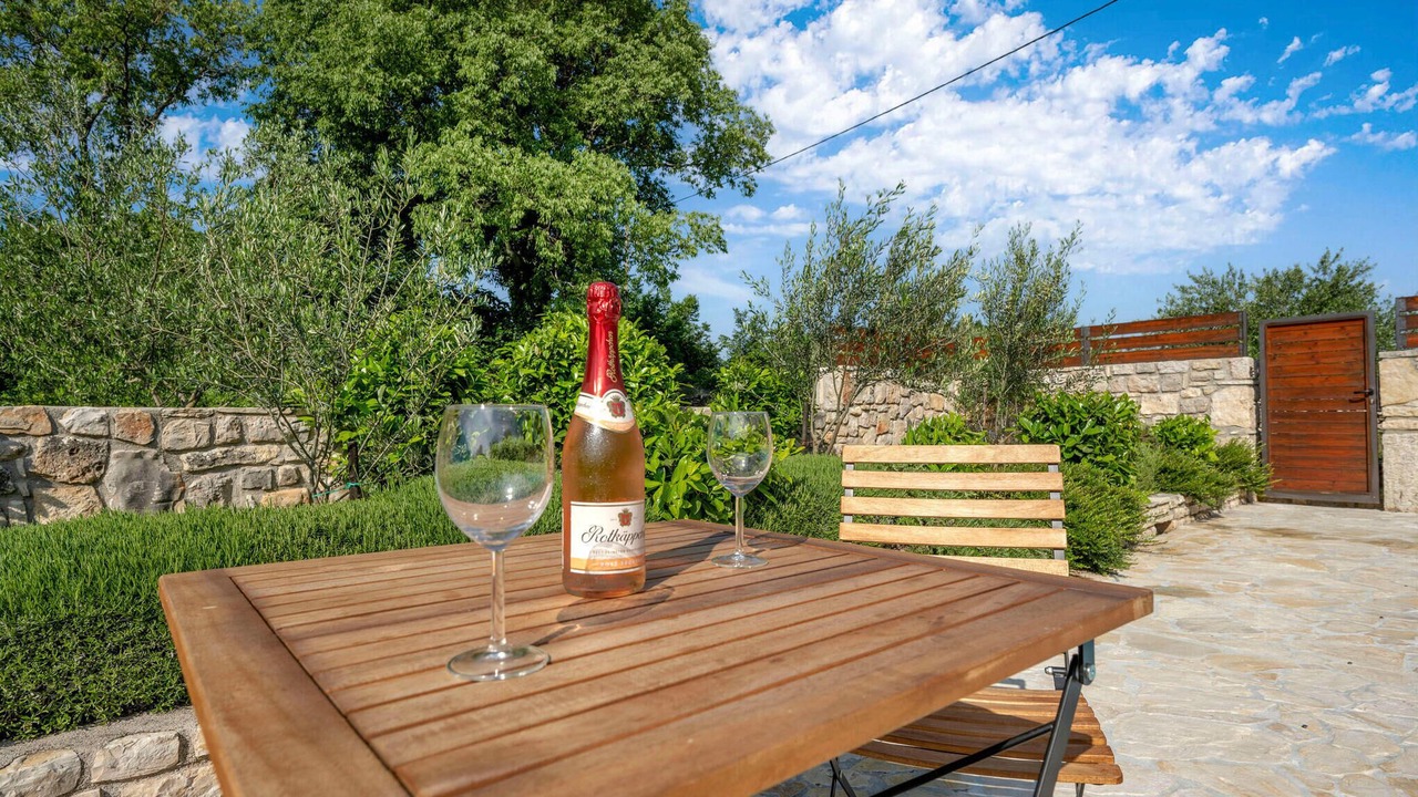 Photo of Outdoor in Promina
