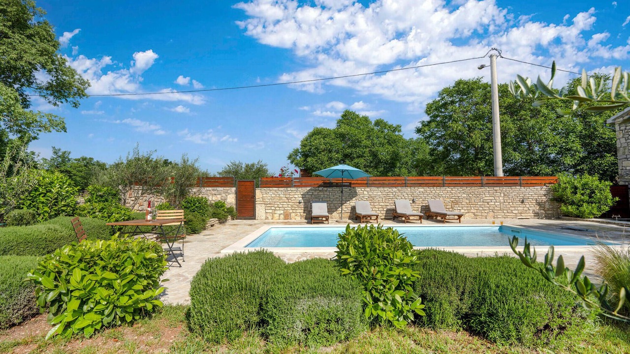 Photo of Outdoor in Promina