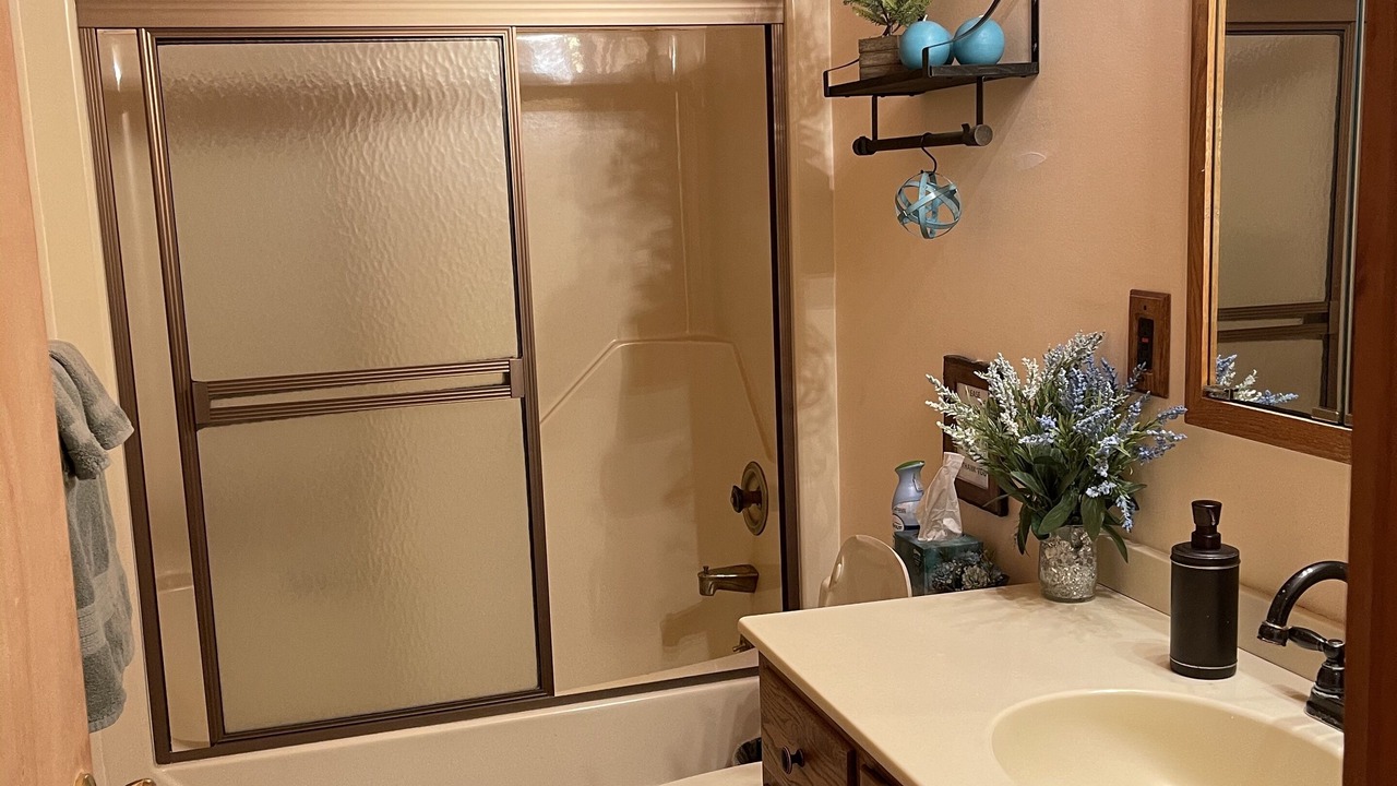 Photo of Bathroom in Grantville