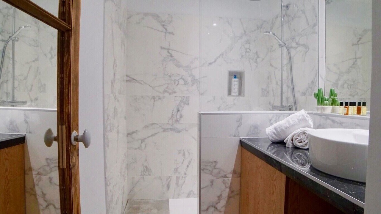 Photo of Bathroom in Gares
