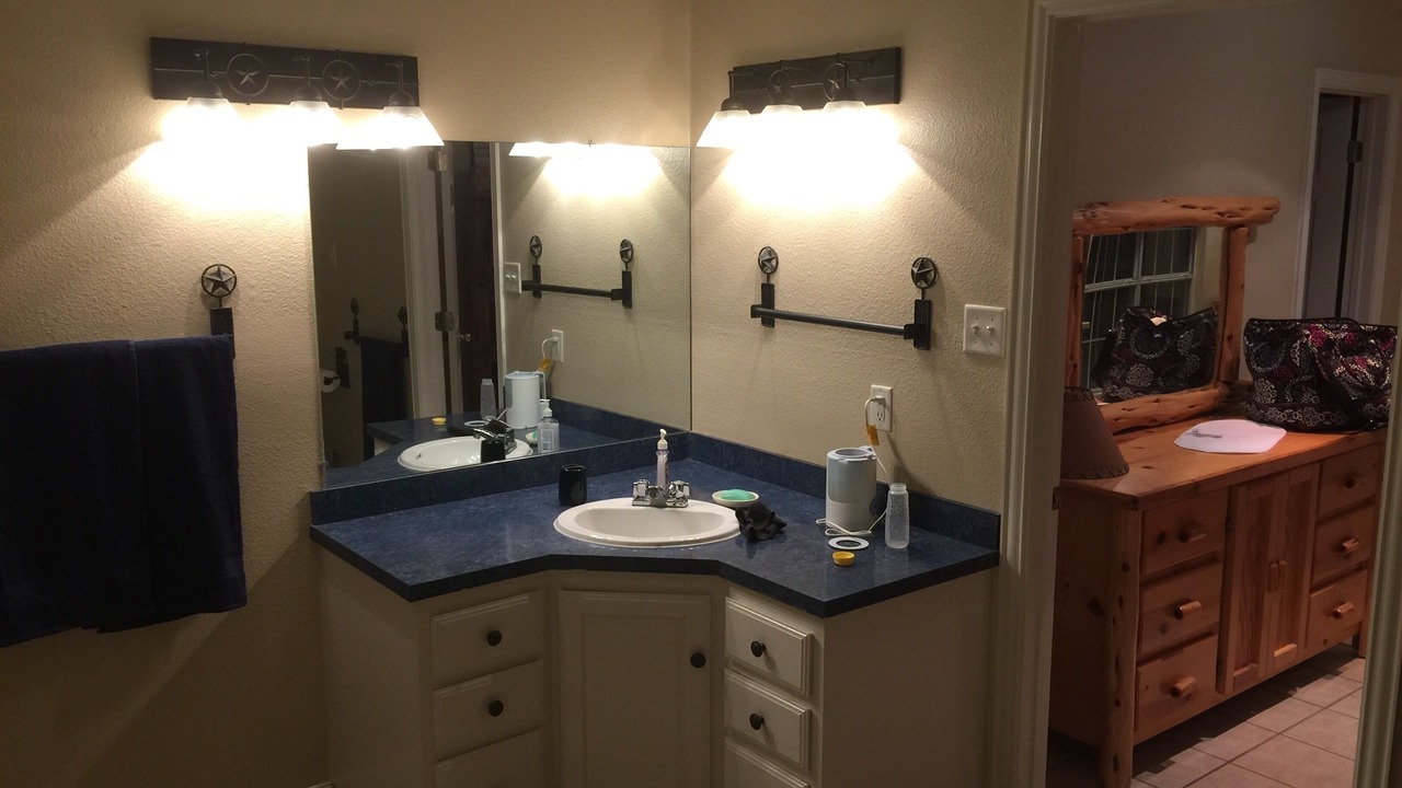 Photo of Bathroom in Kemp
