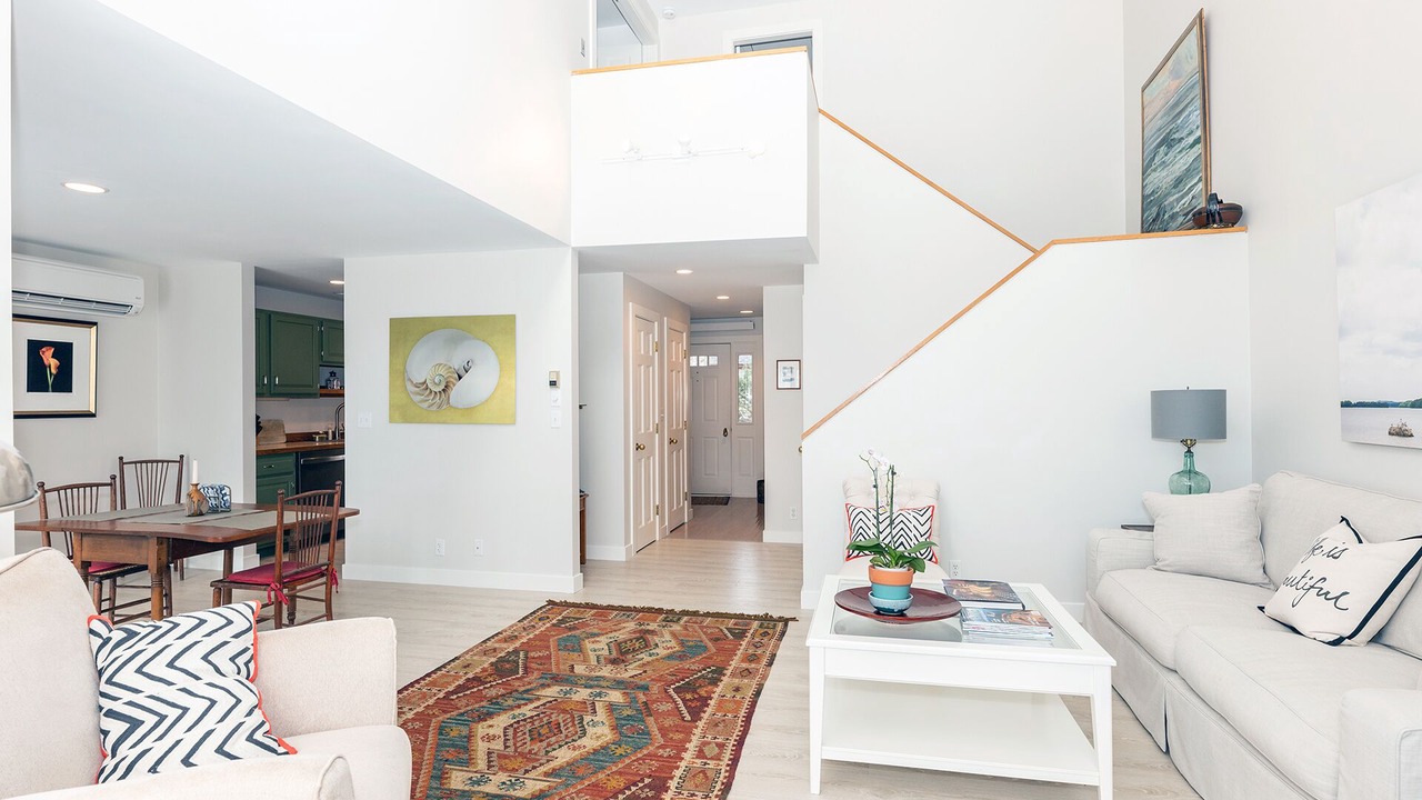 Photo of Livingroom in Glen Cove