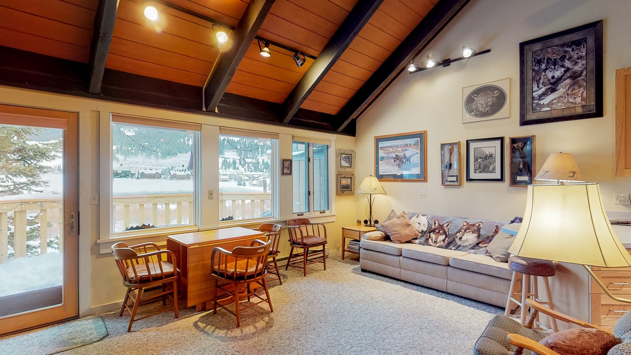 Photo of Livingroom in Big Sky Meadow Village