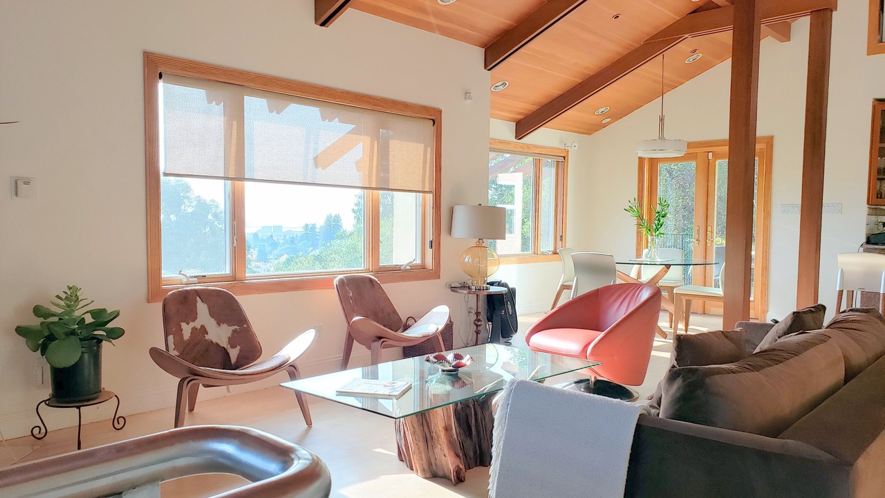 Photo of Livingroom in Claremont