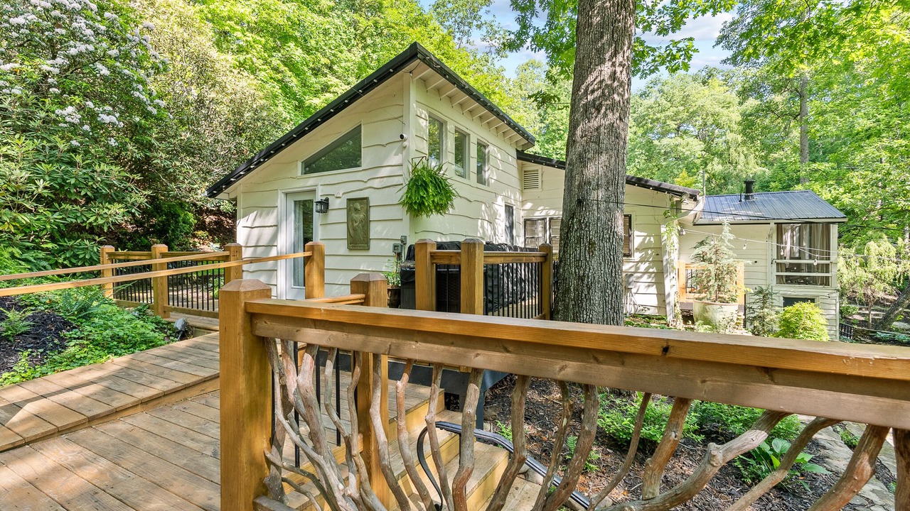 Photo of Outdoor in Hendersonville